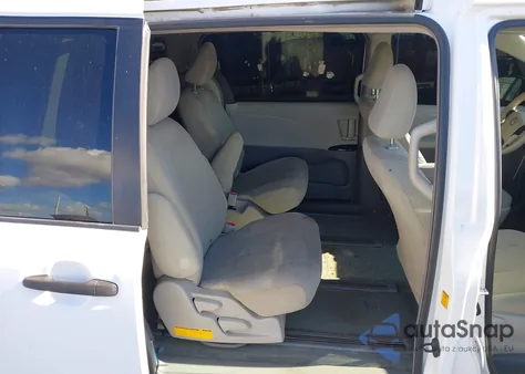 2011 Toyota Sienna Base V6 из США, поврежденный, VIN 5TDZK3DC5BS164903